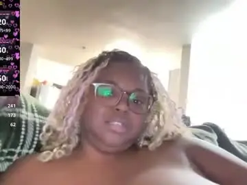 Kiarasugars  live sex cam