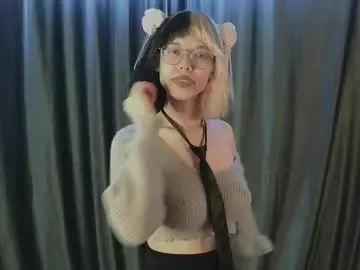 Meeganwest  live sex cam