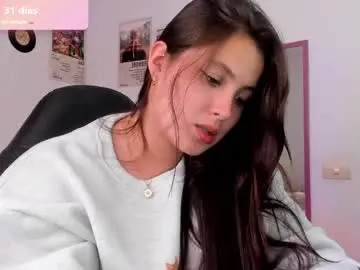 Melanieev  live sex cam