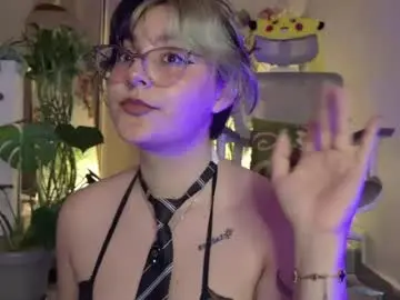 Hazelbrownn23  live sex cam