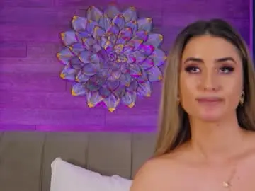 Loradevine  live sex cam