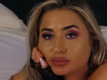 Loradevine  live sex cam