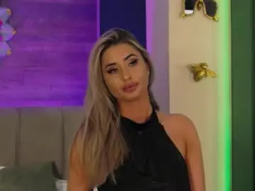 Loradevine  live sex cam