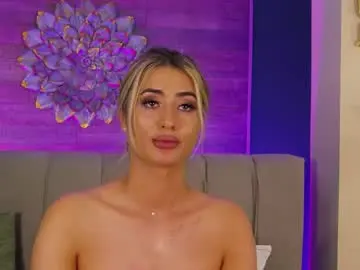 Loradevine  live sex cam