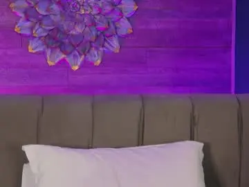 Loradevine  live sex cam