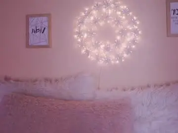 Meggie_1j  live sex cam