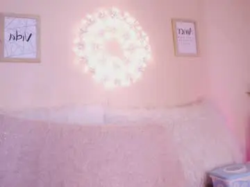 Meggie_1j  live sex cam