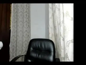 Black_queen30  live sex cam