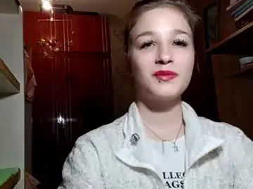 Cherryfizzee  live sex cam