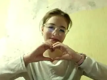 Cherryfizzee  live sex cam