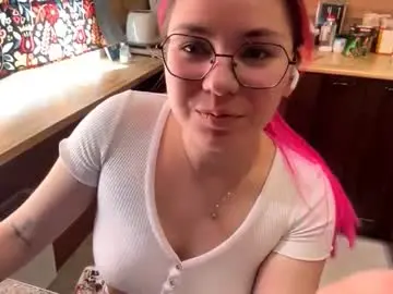 Karisaeitniear  live sex cam