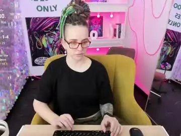 Lisafoxy_y  live sex cam