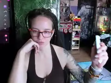 Lisafoxy_y  live sex cam