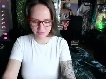 Lisafoxy_y  live sex cam