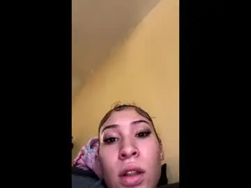 Pr3ttynperla  live sex cam