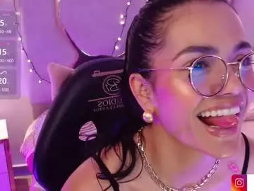 Rosalind_tay  live sex cam