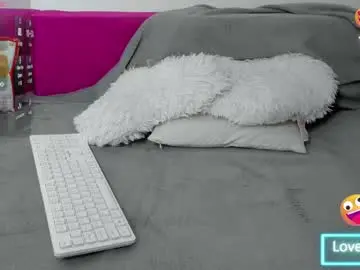 Miakittyy  live sex cam