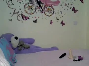 Petitecaramell  live sex cam