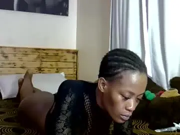 Sassyqueen22  live sex cam