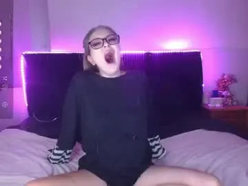 Shysweetrish  live sex cam