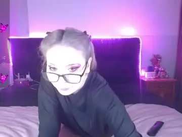 Shysweetrish  live sex cam