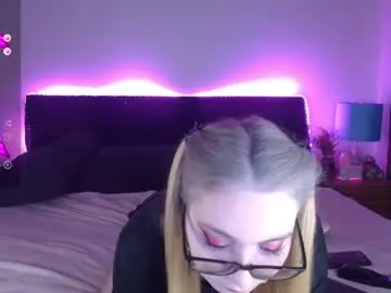 Shysweetrish  live sex cam