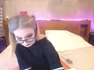 Shysweetrish  live sex cam
