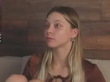 Emilielong  live sex cam