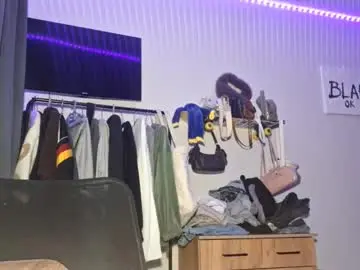 Ilianamessersmith  live sex cam