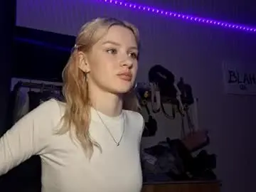 Ilianamessersmith  live sex cam