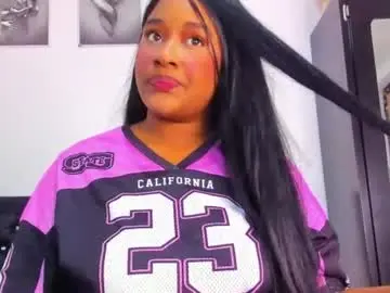 Krixtybrown  live sex cam