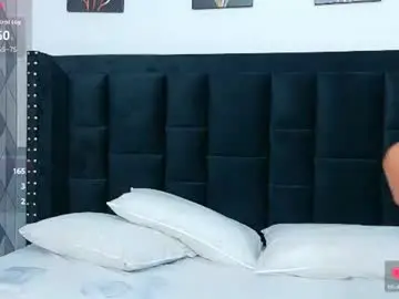 Petitelittleebony  live sex cam