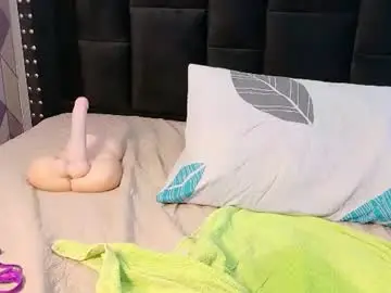Petitelittleebony  live sex cam