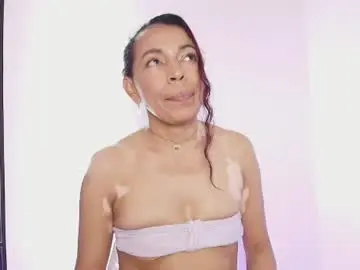 Reina__queen  live sex cam