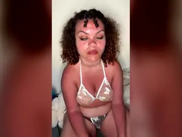 Thegialana  live sex cam