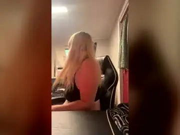 Wildforuuu  live sex cam
