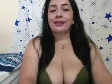 Bigboobslulu25  live sex cam