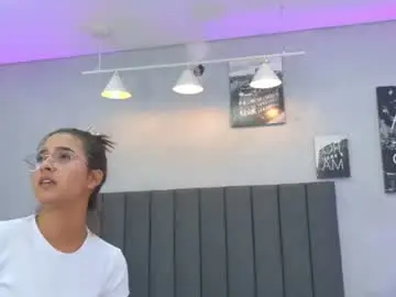 Kendra_london  live sex cam