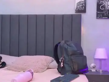 Kendra_london  live sex cam