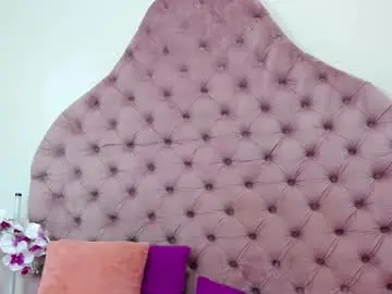 Living_in_dreams  live sex cam