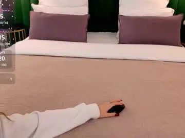 Milaleoneli  live sex cam