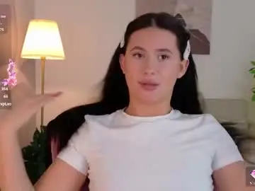 Milaleoneli  live sex cam