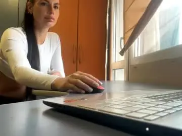 Queenkiss__  live sex cam