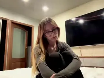 Tessiekrenek  live sex cam