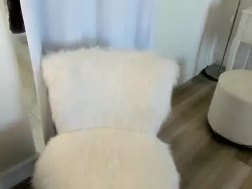 Bunnieweston  live sex cam