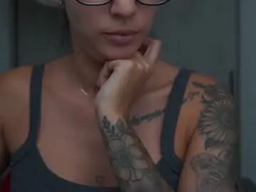 Harashleybisex  live sex cam