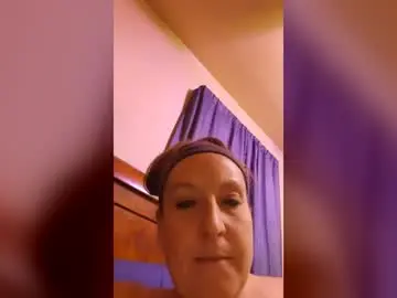 Kiwi_777  live sex cam