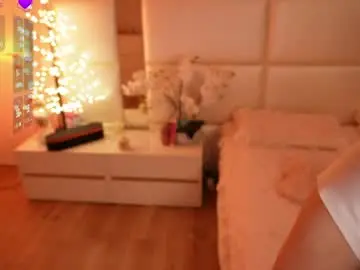 Lilly_colins  live sex cam