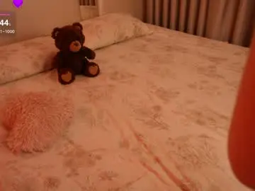 Lilly_colins  live sex cam