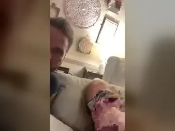 Atlgirllookin  live sex cam